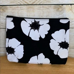 Thirty one large zipper pouch 👝